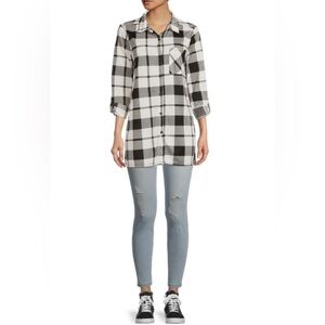 New York Laundry women size 2x button down black and white plaid top.